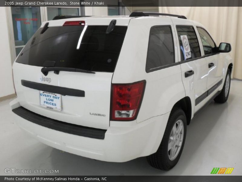 Stone White / Khaki 2005 Jeep Grand Cherokee Laredo