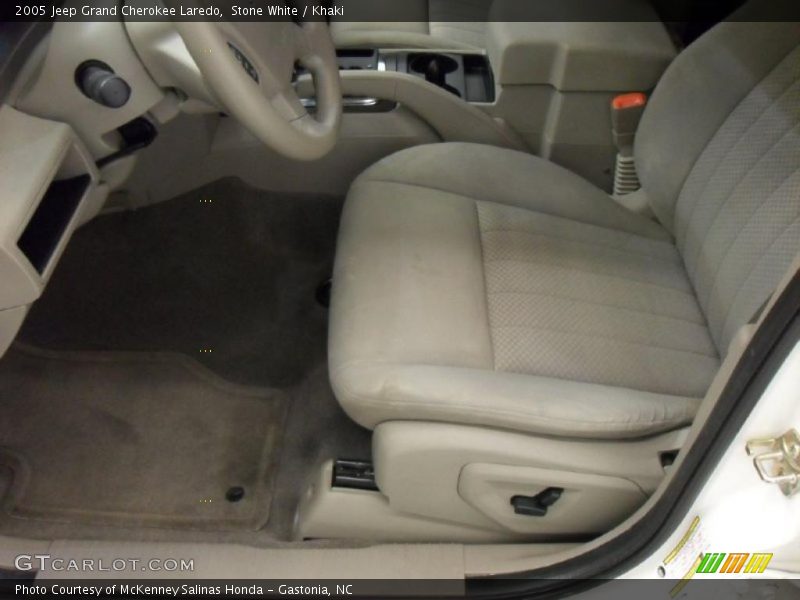Stone White / Khaki 2005 Jeep Grand Cherokee Laredo