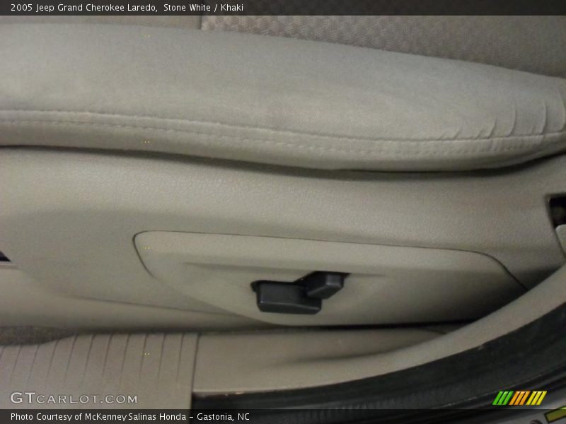 Stone White / Khaki 2005 Jeep Grand Cherokee Laredo