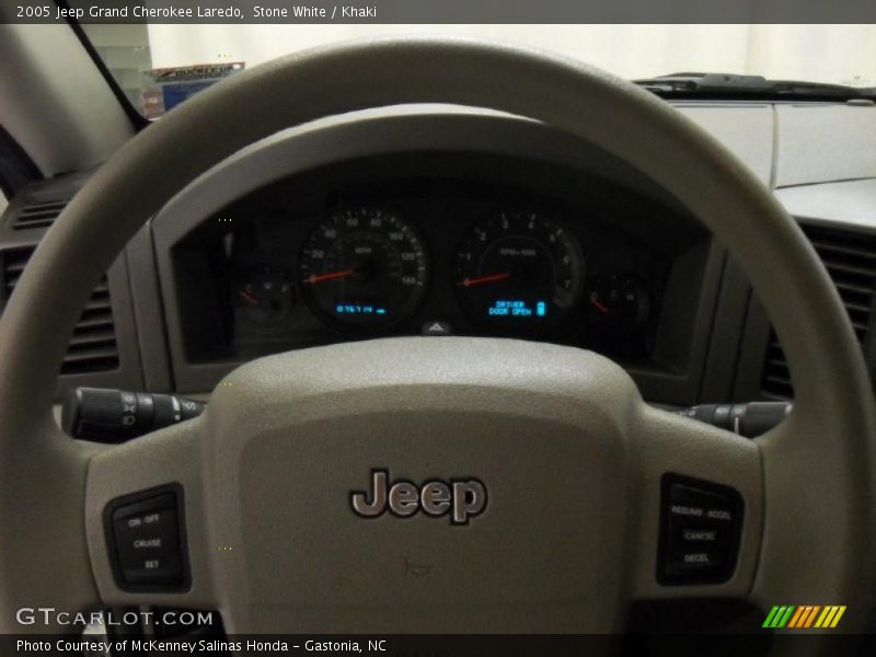 Stone White / Khaki 2005 Jeep Grand Cherokee Laredo