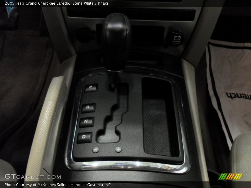 Stone White / Khaki 2005 Jeep Grand Cherokee Laredo