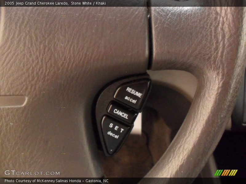 Stone White / Khaki 2005 Jeep Grand Cherokee Laredo