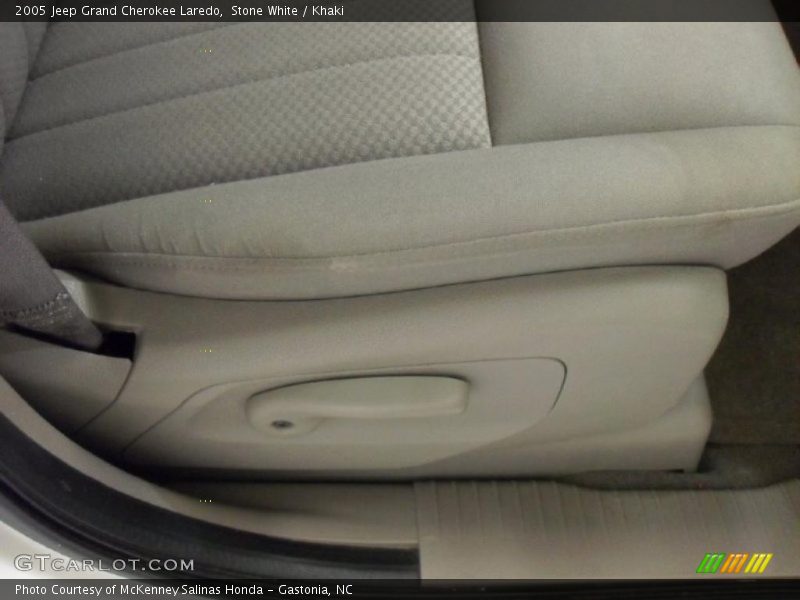 Stone White / Khaki 2005 Jeep Grand Cherokee Laredo