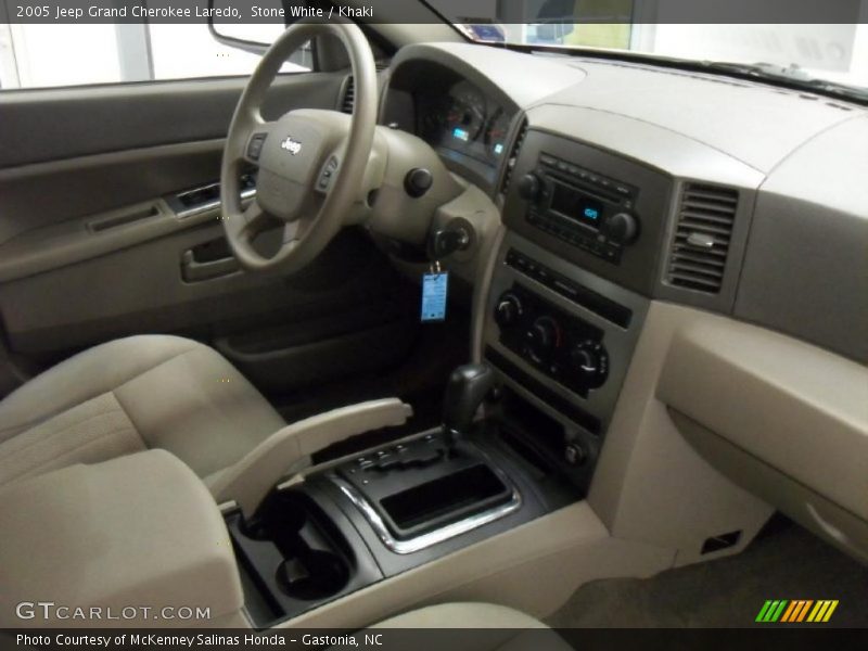 Stone White / Khaki 2005 Jeep Grand Cherokee Laredo