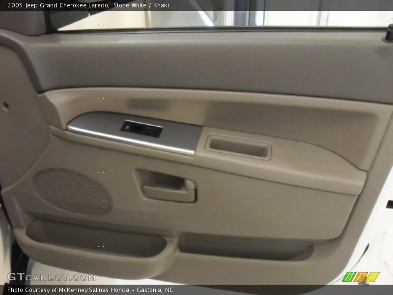 Stone White / Khaki 2005 Jeep Grand Cherokee Laredo