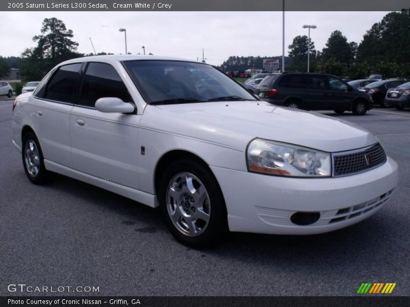 Cream White / Grey 2005 Saturn L Series L300 Sedan