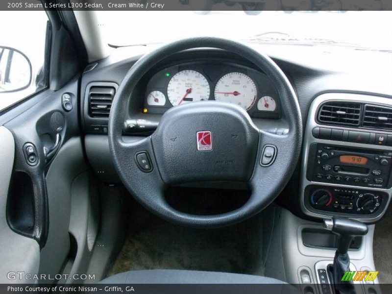 Cream White / Grey 2005 Saturn L Series L300 Sedan