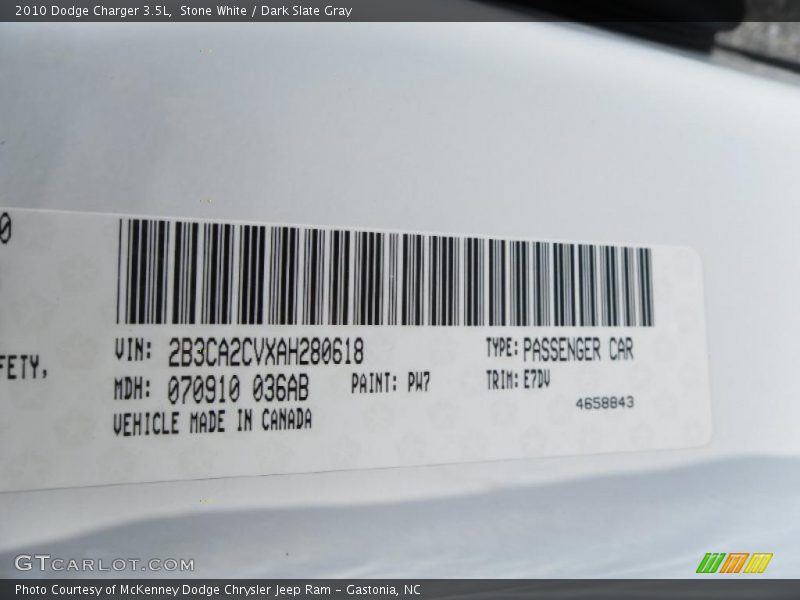 Stone White / Dark Slate Gray 2010 Dodge Charger 3.5L