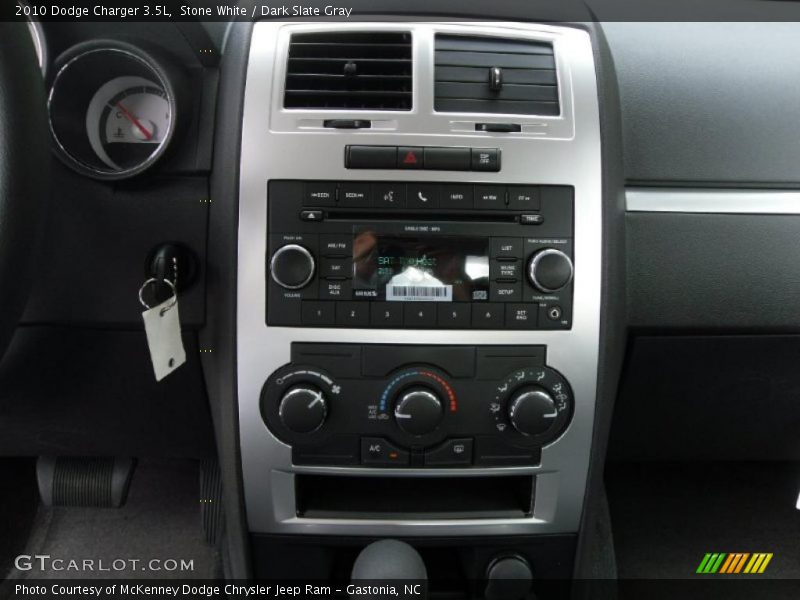 Stone White / Dark Slate Gray 2010 Dodge Charger 3.5L