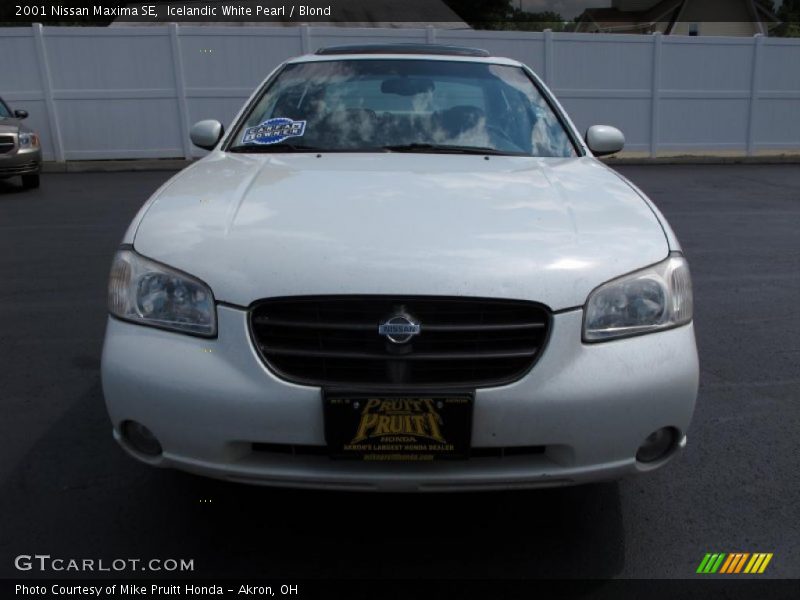 Icelandic White Pearl / Blond 2001 Nissan Maxima SE