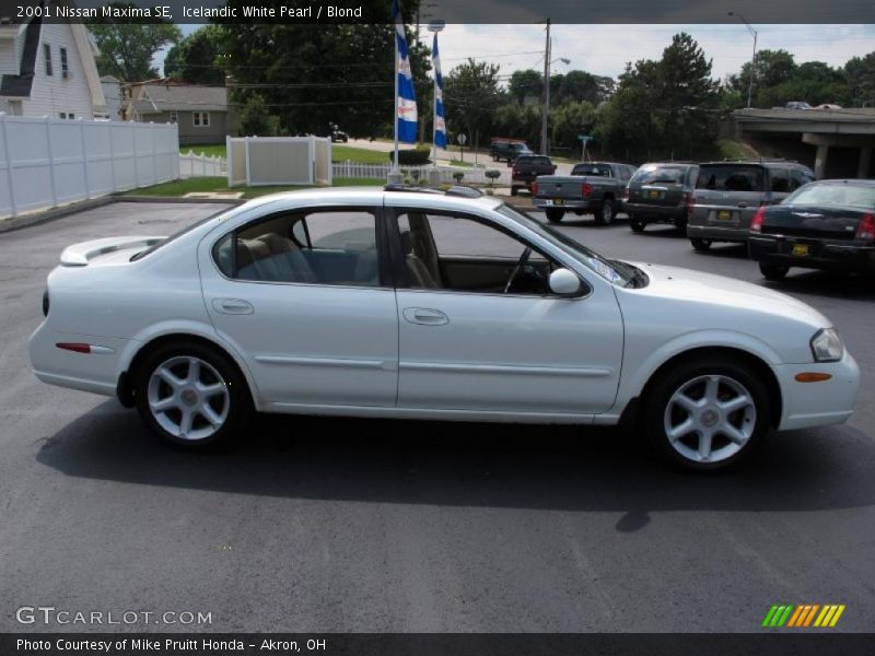 Icelandic White Pearl / Blond 2001 Nissan Maxima SE