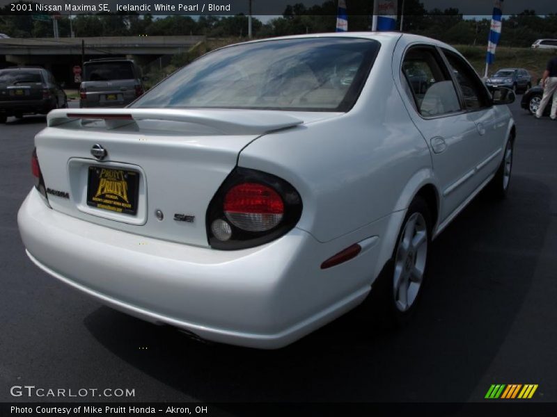 Icelandic White Pearl / Blond 2001 Nissan Maxima SE