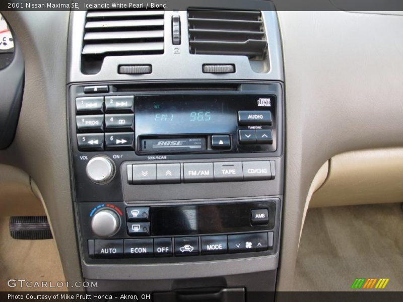 Icelandic White Pearl / Blond 2001 Nissan Maxima SE