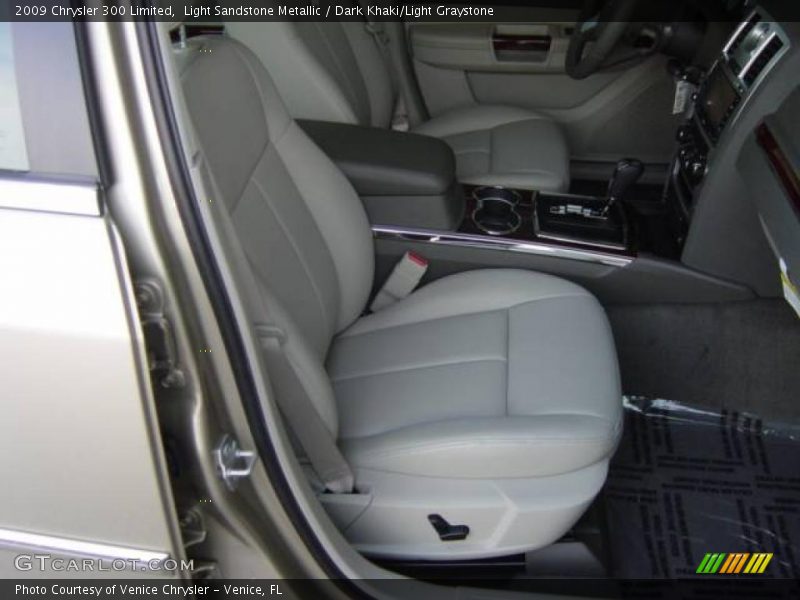 Light Sandstone Metallic / Dark Khaki/Light Graystone 2009 Chrysler 300 Limited