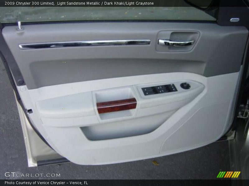 Light Sandstone Metallic / Dark Khaki/Light Graystone 2009 Chrysler 300 Limited