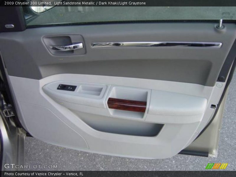 Light Sandstone Metallic / Dark Khaki/Light Graystone 2009 Chrysler 300 Limited