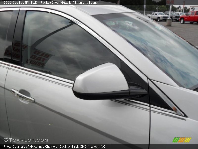 Radiant Silver Metallic / Titanium/Ebony 2011 Cadillac SRX FWD