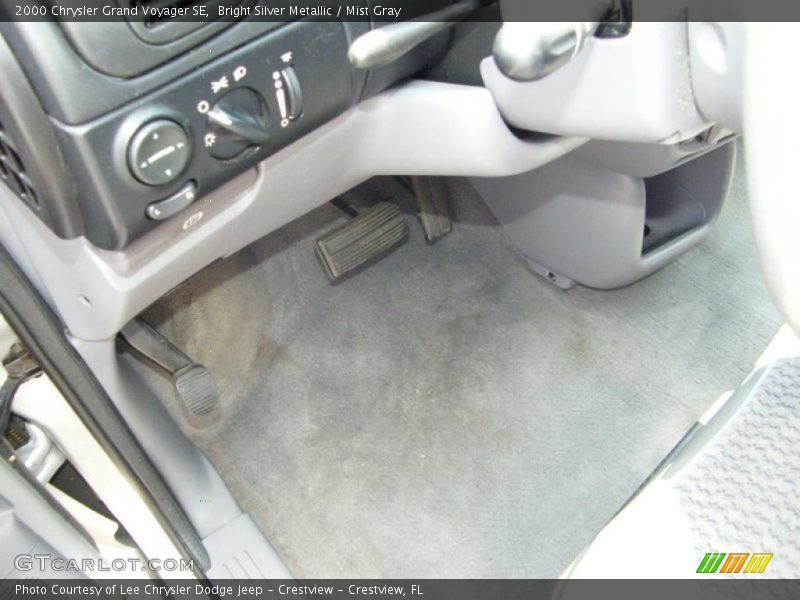 Bright Silver Metallic / Mist Gray 2000 Chrysler Grand Voyager SE