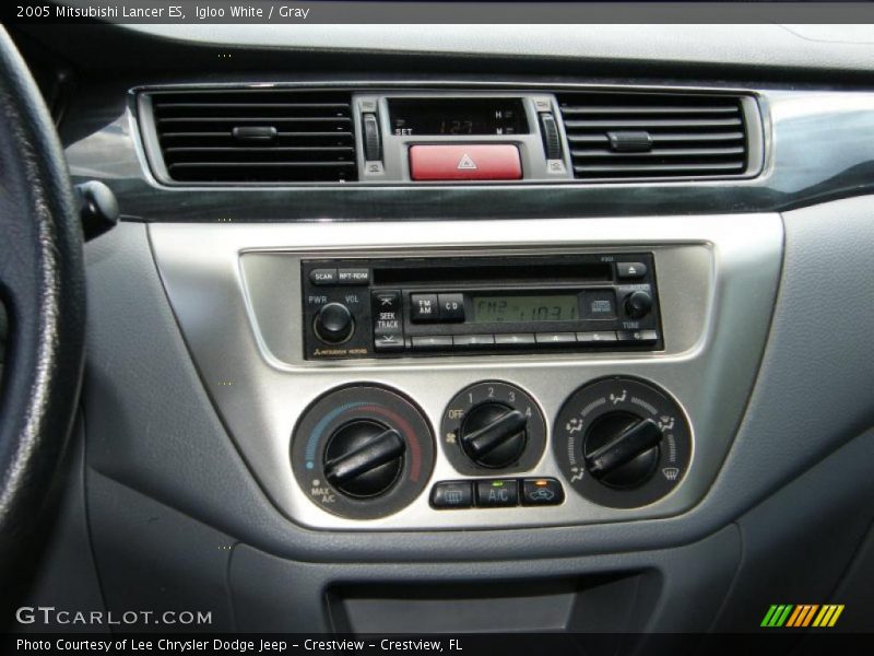 Igloo White / Gray 2005 Mitsubishi Lancer ES