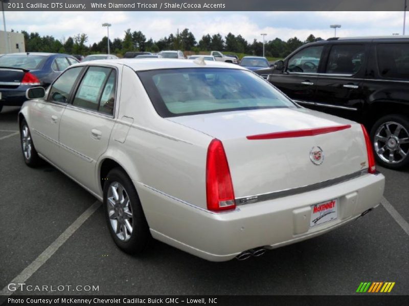 White Diamond Tricoat / Shale/Cocoa Accents 2011 Cadillac DTS Luxury