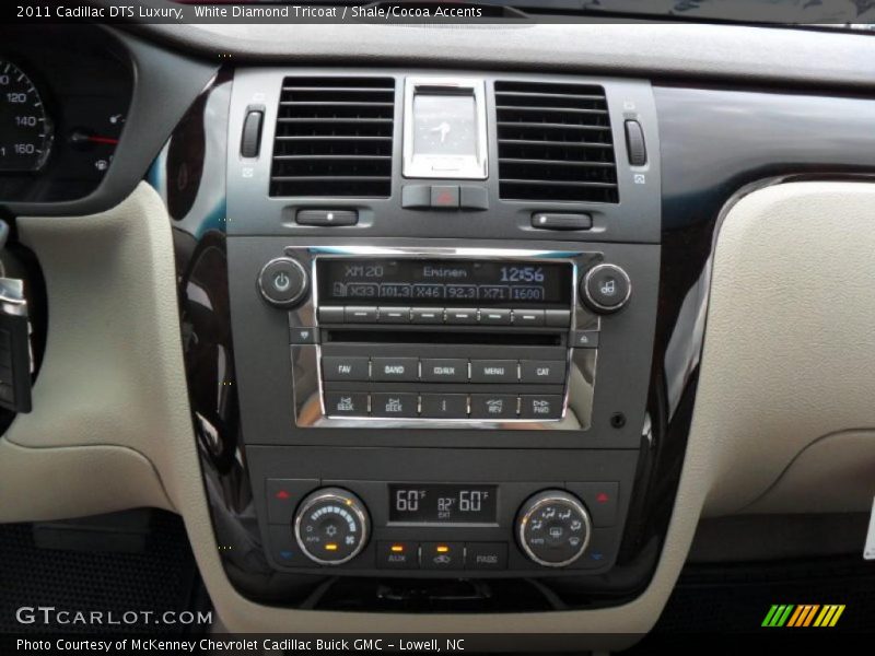 White Diamond Tricoat / Shale/Cocoa Accents 2011 Cadillac DTS Luxury