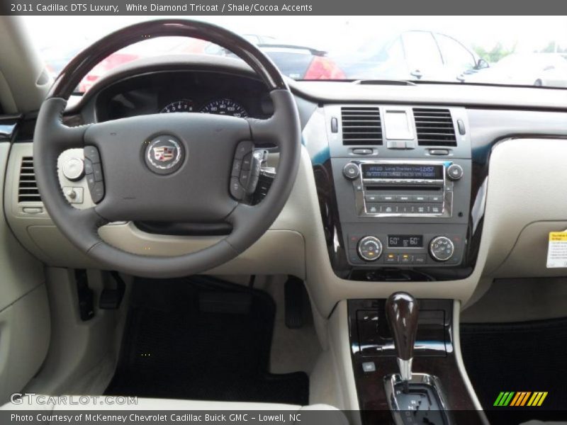 White Diamond Tricoat / Shale/Cocoa Accents 2011 Cadillac DTS Luxury