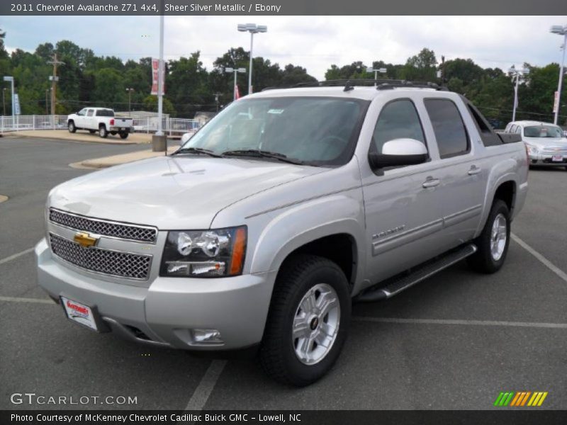 Sheer Silver Metallic / Ebony 2011 Chevrolet Avalanche Z71 4x4