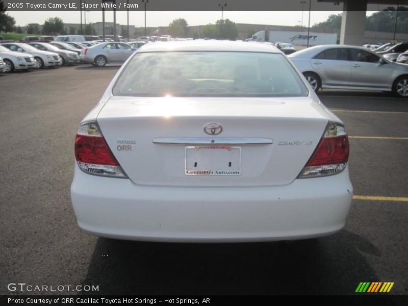 Super White / Fawn 2005 Toyota Camry LE