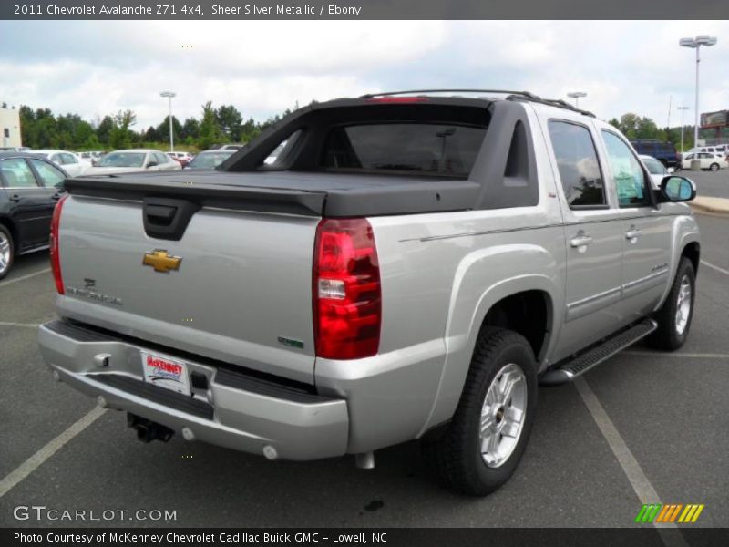 Sheer Silver Metallic / Ebony 2011 Chevrolet Avalanche Z71 4x4