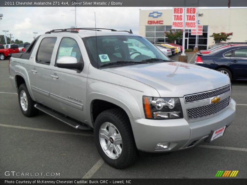Sheer Silver Metallic / Ebony 2011 Chevrolet Avalanche Z71 4x4