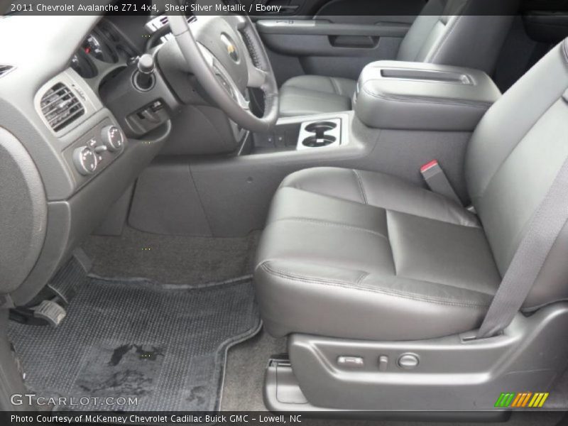 Sheer Silver Metallic / Ebony 2011 Chevrolet Avalanche Z71 4x4