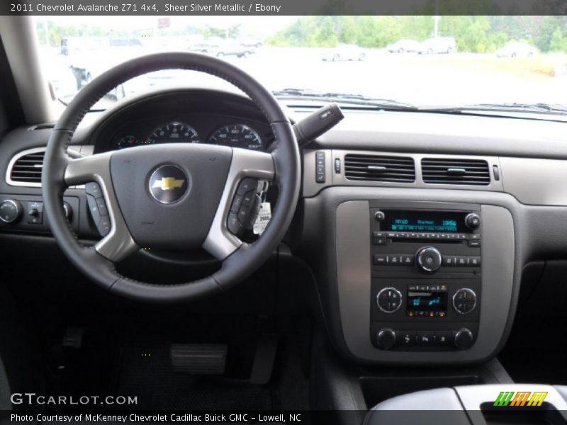 Sheer Silver Metallic / Ebony 2011 Chevrolet Avalanche Z71 4x4