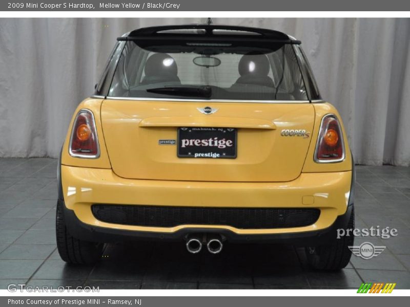Mellow Yellow / Black/Grey 2009 Mini Cooper S Hardtop