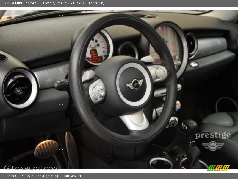 Mellow Yellow / Black/Grey 2009 Mini Cooper S Hardtop