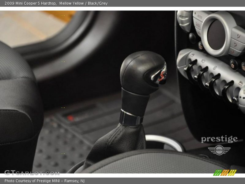 Mellow Yellow / Black/Grey 2009 Mini Cooper S Hardtop