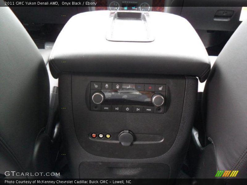 Onyx Black / Ebony 2011 GMC Yukon Denali AWD