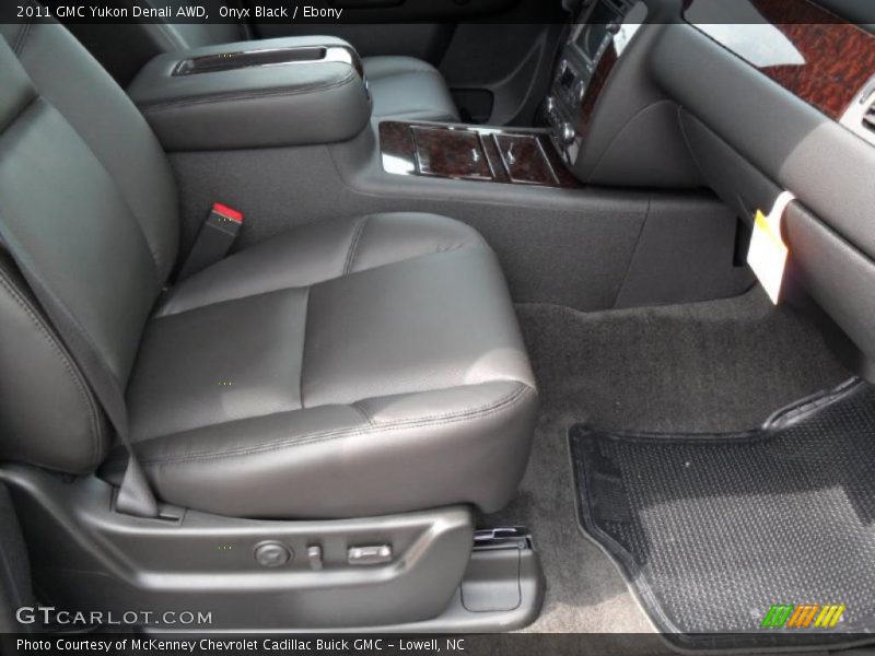 Onyx Black / Ebony 2011 GMC Yukon Denali AWD