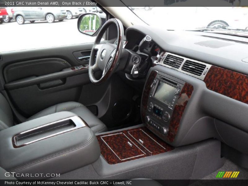 Onyx Black / Ebony 2011 GMC Yukon Denali AWD