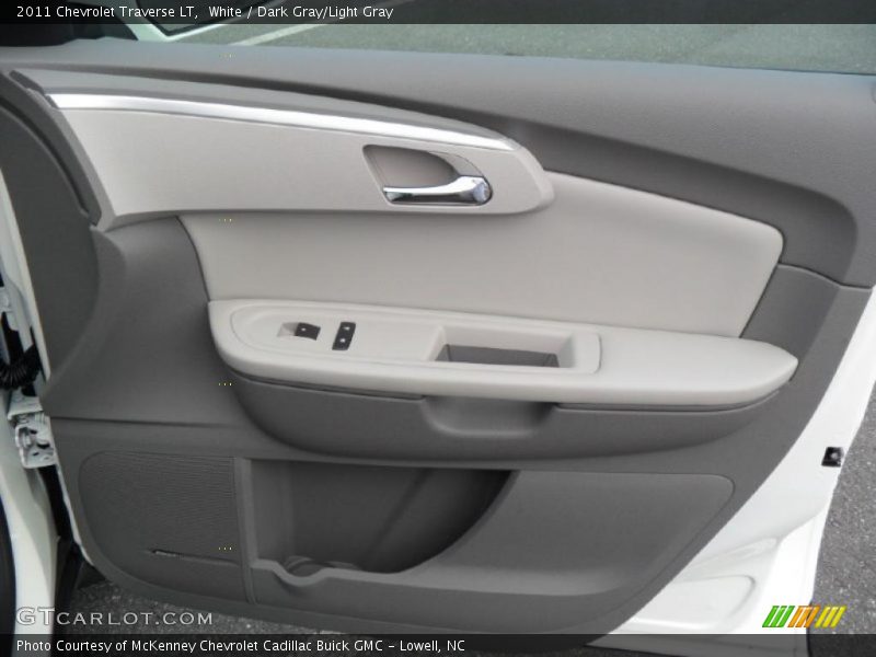 White / Dark Gray/Light Gray 2011 Chevrolet Traverse LT
