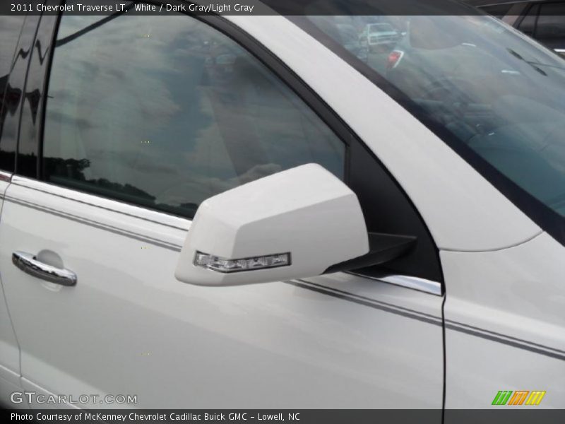 White / Dark Gray/Light Gray 2011 Chevrolet Traverse LT
