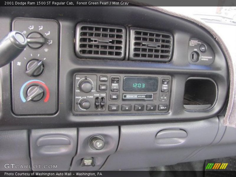 Forest Green Pearl / Mist Gray 2001 Dodge Ram 1500 ST Regular Cab