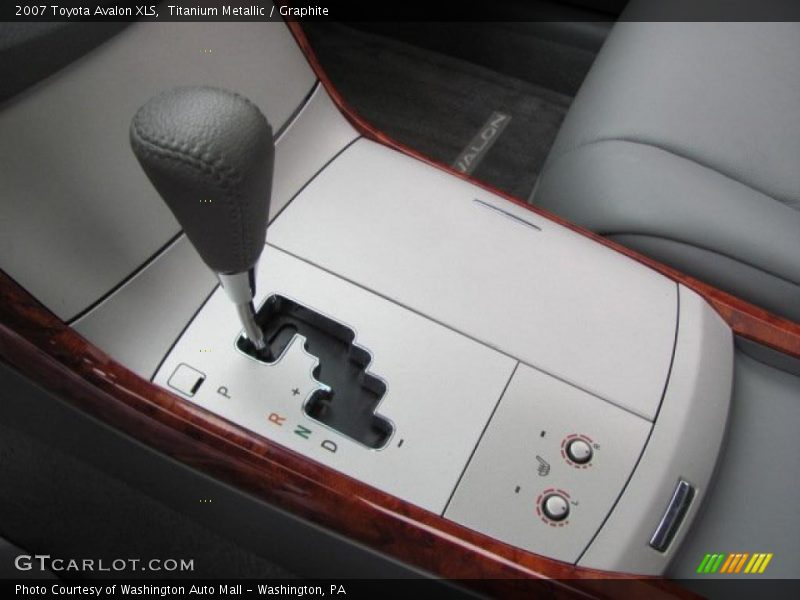 Titanium Metallic / Graphite 2007 Toyota Avalon XLS