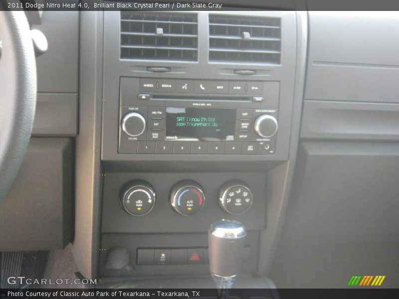Brilliant Black Crystal Pearl / Dark Slate Gray 2011 Dodge Nitro Heat 4.0