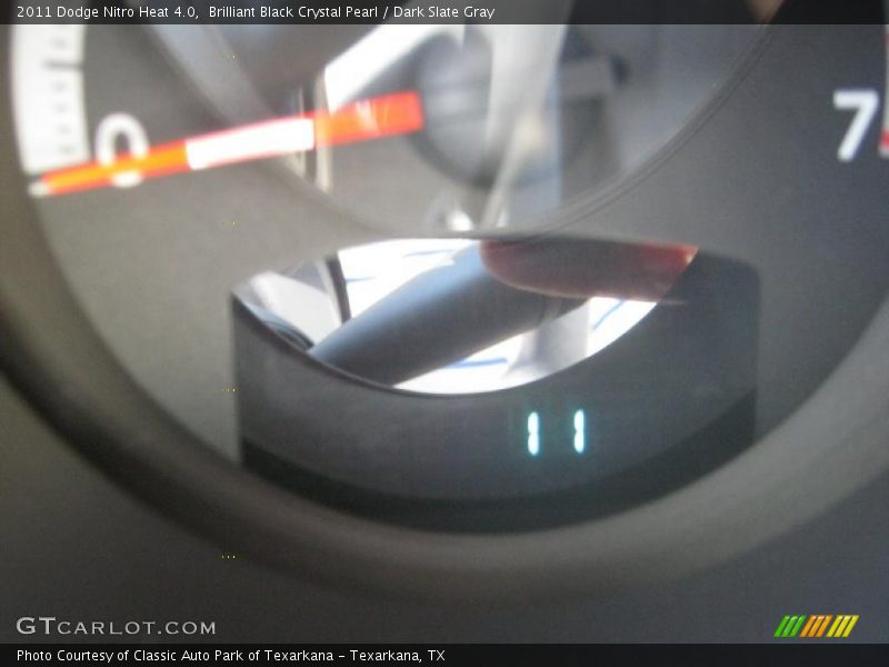 Brilliant Black Crystal Pearl / Dark Slate Gray 2011 Dodge Nitro Heat 4.0
