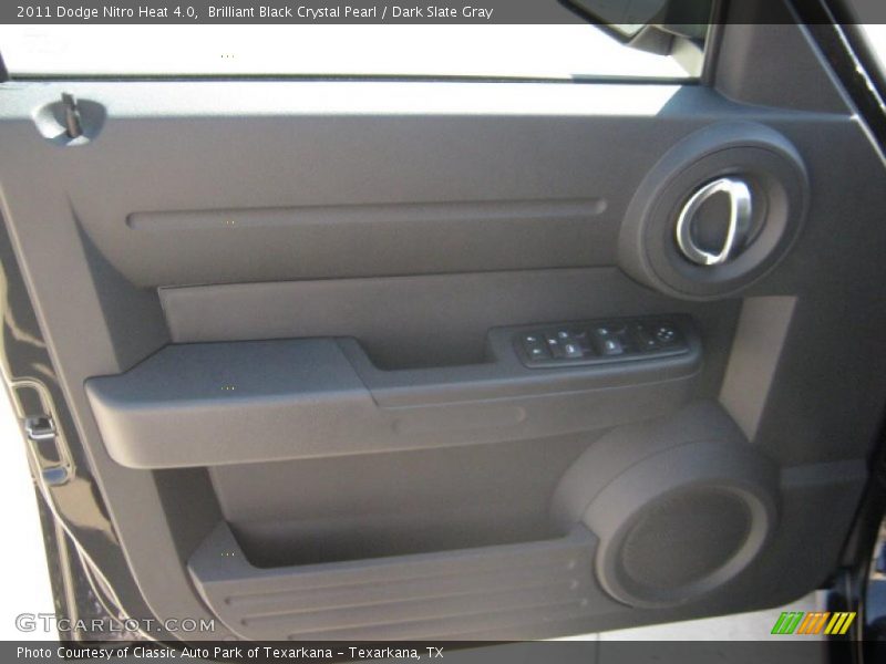 Brilliant Black Crystal Pearl / Dark Slate Gray 2011 Dodge Nitro Heat 4.0