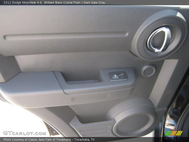 Brilliant Black Crystal Pearl / Dark Slate Gray 2011 Dodge Nitro Heat 4.0