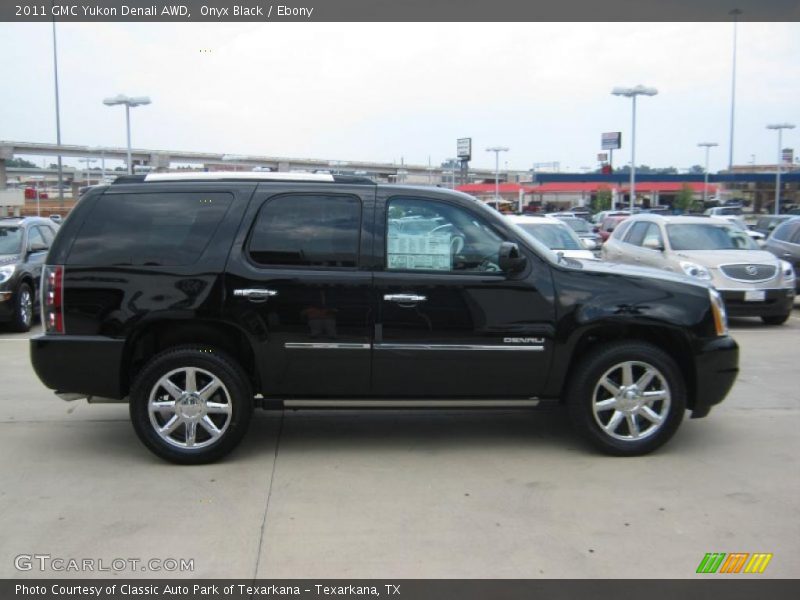 Onyx Black / Ebony 2011 GMC Yukon Denali AWD