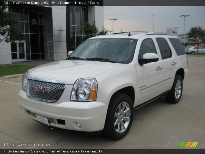 White Diamond Tintcoat / Ebony 2011 GMC Yukon Denali AWD