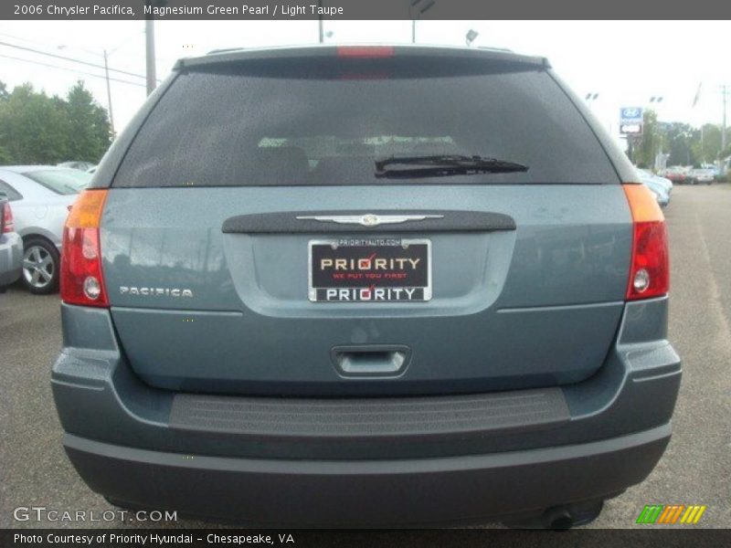 Magnesium Green Pearl / Light Taupe 2006 Chrysler Pacifica