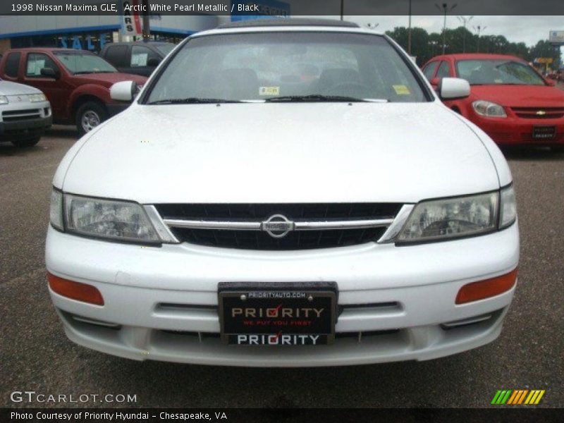 Arctic White Pearl Metallic / Black 1998 Nissan Maxima GLE